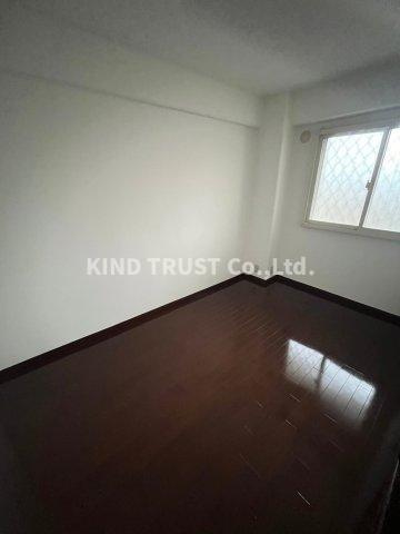 日商岩井南森町マンションの居間・リビング|こちらのリビングで趣味の時間をお楽しみください