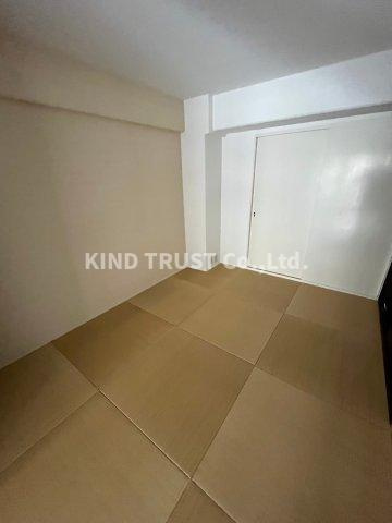 日商岩井南森町マンションの居間・リビング|こちらのリビングで趣味の時間をお楽しみください