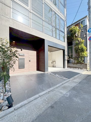 The Residence 駒沢公園「防音室」のロビー|清潔なロビーです
