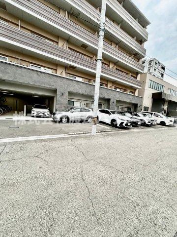 ハーヴェスト江坂の駐車場