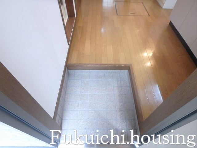 サンテラス弐番館の玄関