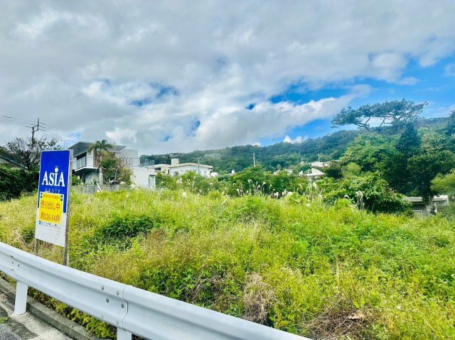 南城市知念志喜屋【限定１区画】の前面道路含む現地写真|現地写真です