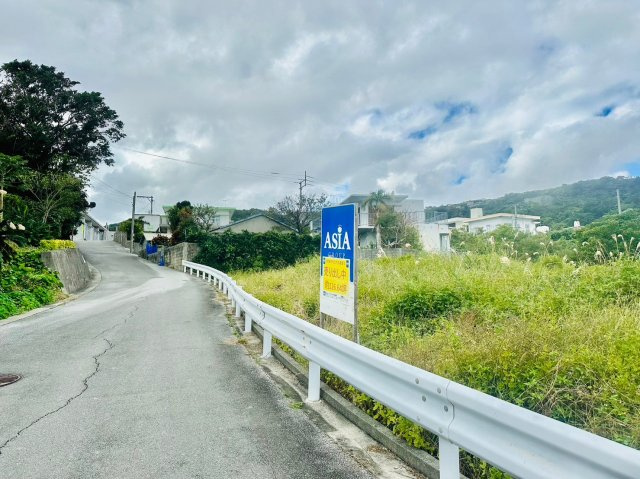 南城市知念志喜屋【限定１区画】の前面道路含む現地写真|前面道路含む現地写真です