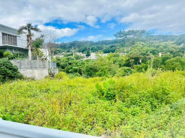 南城市知念志喜屋【限定１区画】の前面道路含む現地写真|現地写真です