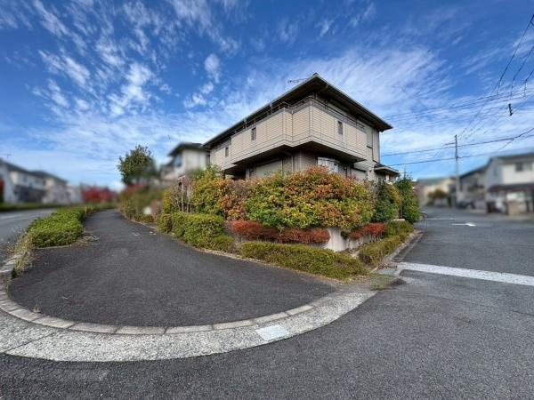 橋本市あやの台　中古戸建の前面道路含む現地写真