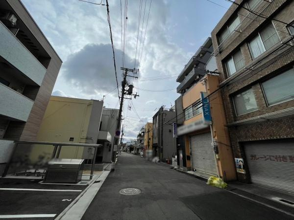 スタンドアップ和歌山の前面道路含む現地写真