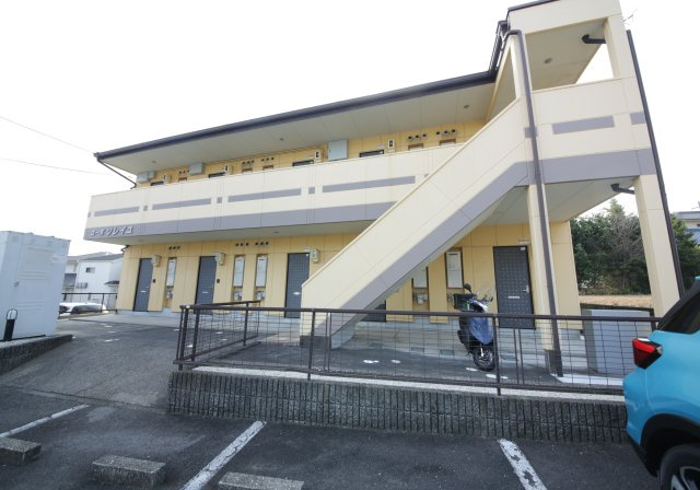 コーポソレイユの駐車場