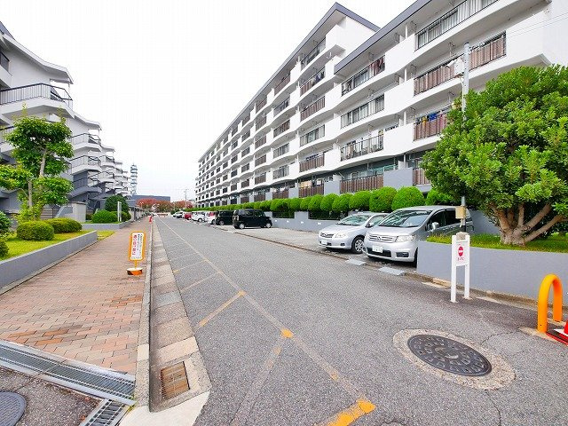 グリーンコーポ奈良第2二番館の駐車場|駐車場完備です