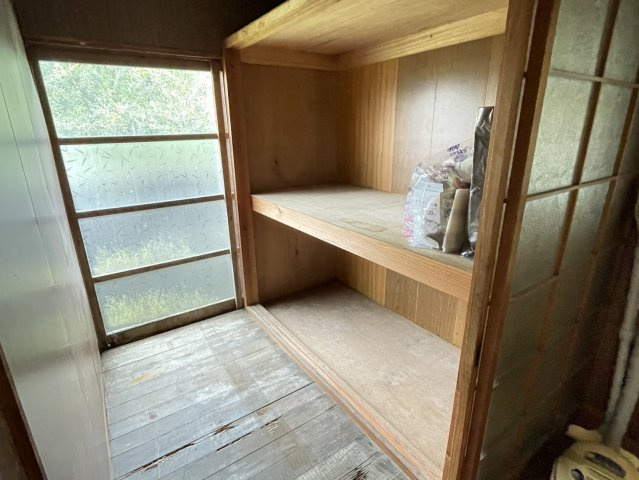西伯郡南部町天萬中古戸建の収納