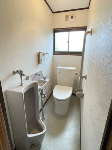 西伯郡南部町天萬中古戸建のトイレ