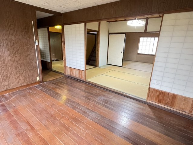 西伯郡南部町天萬中古戸建の洋室