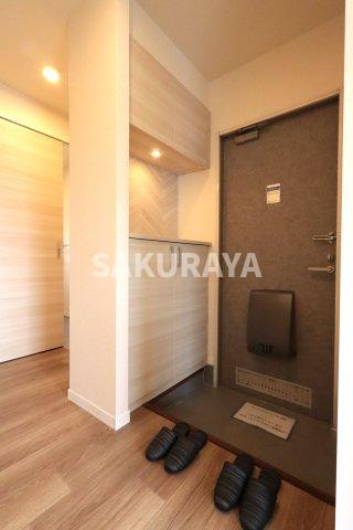 エコーハイツC棟の玄関|2025年撮影。現況と異なる場合がございます。