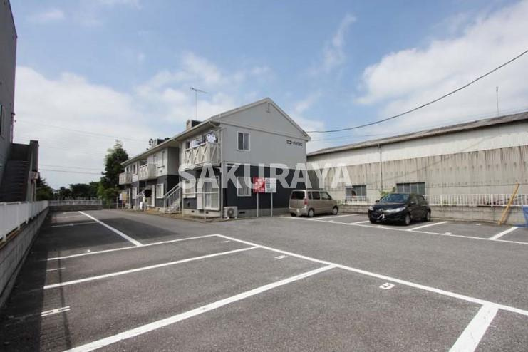 エコーハイツC棟の駐車場