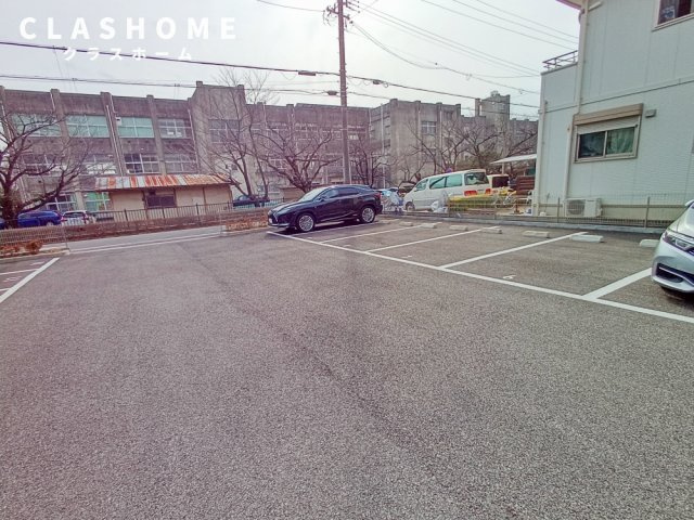 コンフォールメゾン東栄　　刈谷市近郊の賃貸はクラスホーム刈谷店の駐車場