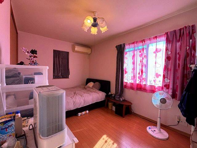 秦野市東田原　中古戸建の洋室