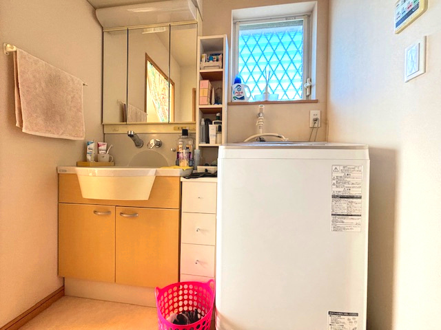 秦野市東田原　中古戸建の独立洗面台|独立洗面化粧台が付いています