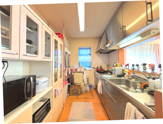 秦野市東田原　中古戸建のキッチン|キッチンでお料理をお楽しみください