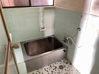 【浴室】 | 川西市錦松台中古戸建 | 窓があり、採光＆換気出来ます！