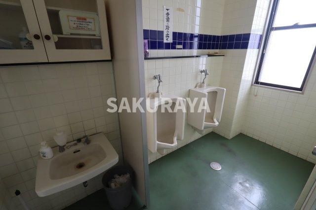 あしかがビルのトイレ|2024年11月撮影。