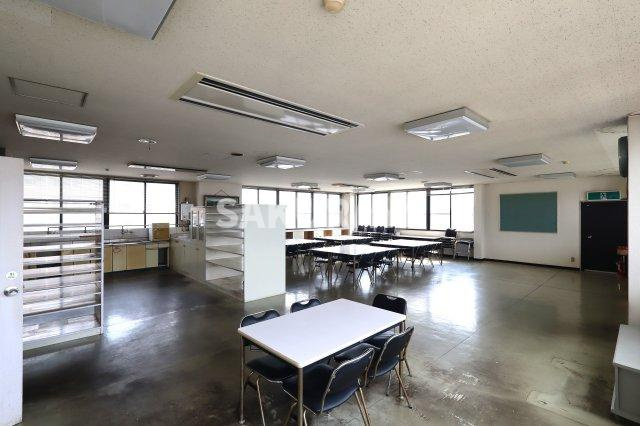 あしかがビルの内装|2024年11月撮影。