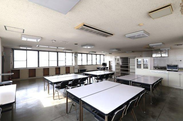 あしかがビルの内装|2024年11月撮影。