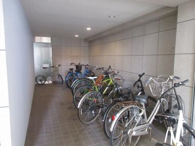 ラフィネ・Kの駐車場|駐輪スペース