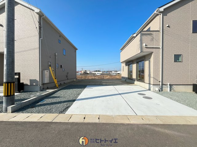 リナージュL　の駐車場