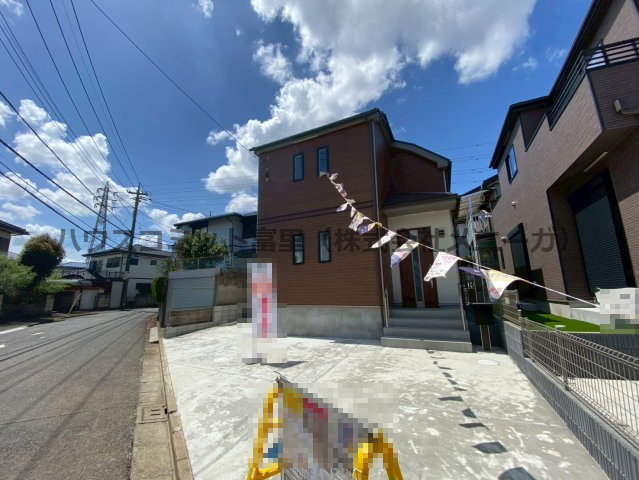 成田市玉造Ⅱ　新築戸建て　２号棟の前面道路含む現地写真