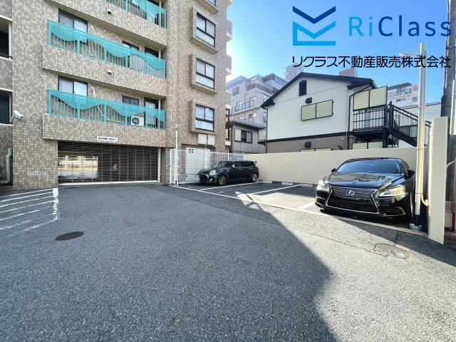 ライオンズマンション須磨マリンビューの駐車場