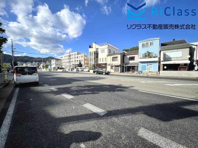 ライオンズマンション須磨マリンビューの周辺|マンション前の道路です