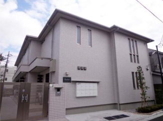 【外観】 | 鉄筋コンクリート造のがっちりとした建物。