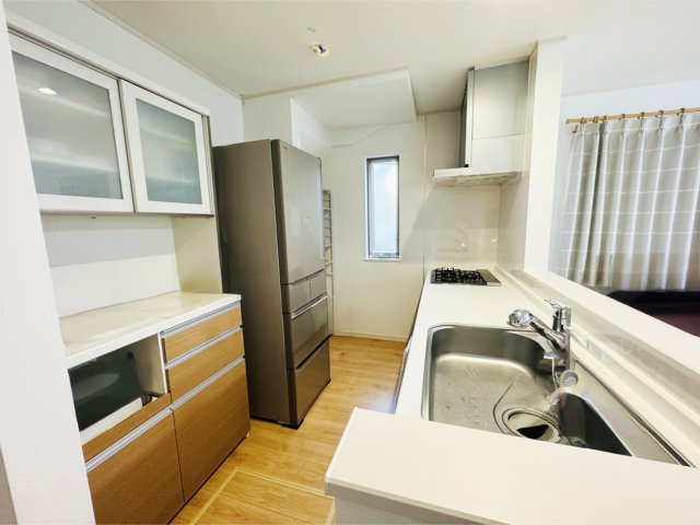 『練馬区中古戸建て』練馬区西大泉4【仲介手数料無料】　練馬区西大泉４丁目　のキッチン|人気の対面式キッチン。家族と会話を楽しみながらお料理ができます。※こちらはCGにより空室にした場合のイメージ画像です。～仲介手数料無料☆八王子ひなた不動産～練馬区西大泉４丁目　中古戸建
