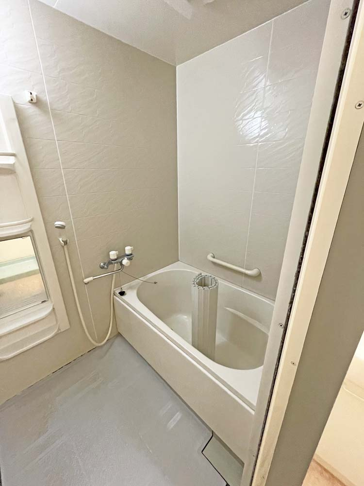 ラピーヌ甲東の浴室