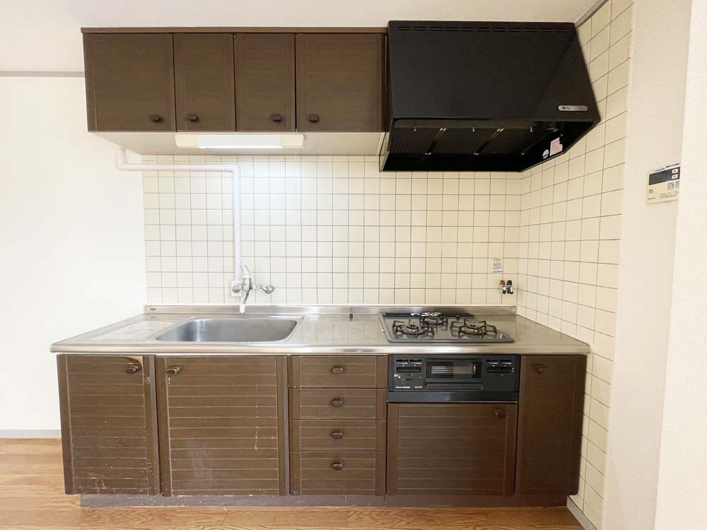 ラピーヌ甲東のキッチン|ゆったりとしたリビングです