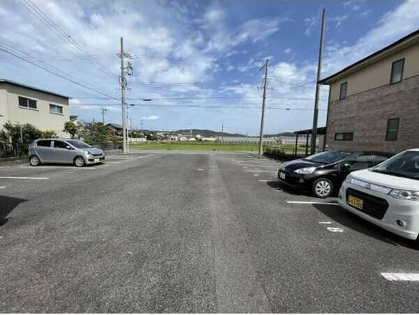 Branche福泉B　　　刈谷市近郊の賃貸はクラスホームの駐車場