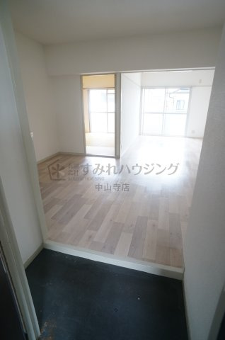 モダンアパートメント神戸宝塚Ⅱの玄関