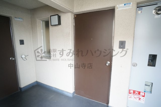 モダンアパートメント神戸宝塚Ⅱの玄関