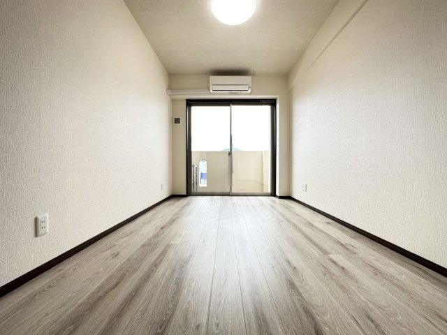 ローズビル上町の居間・リビング