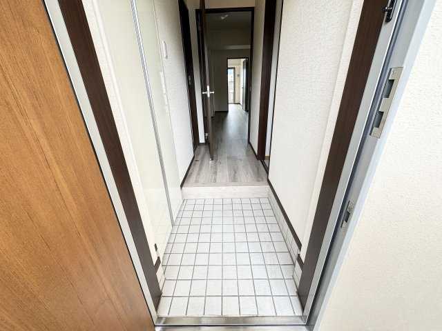 ローズビル上町の玄関