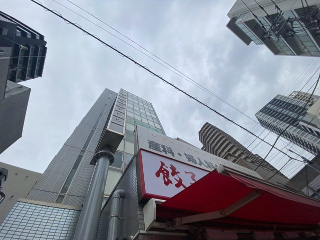  本八幡駅前ビルの外観