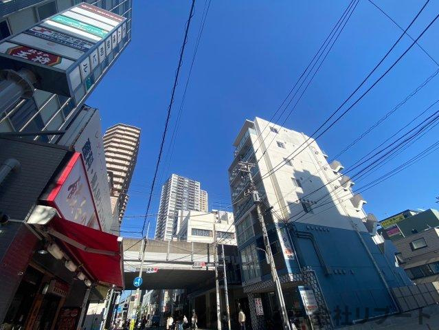 本八幡駅前ビルの外観