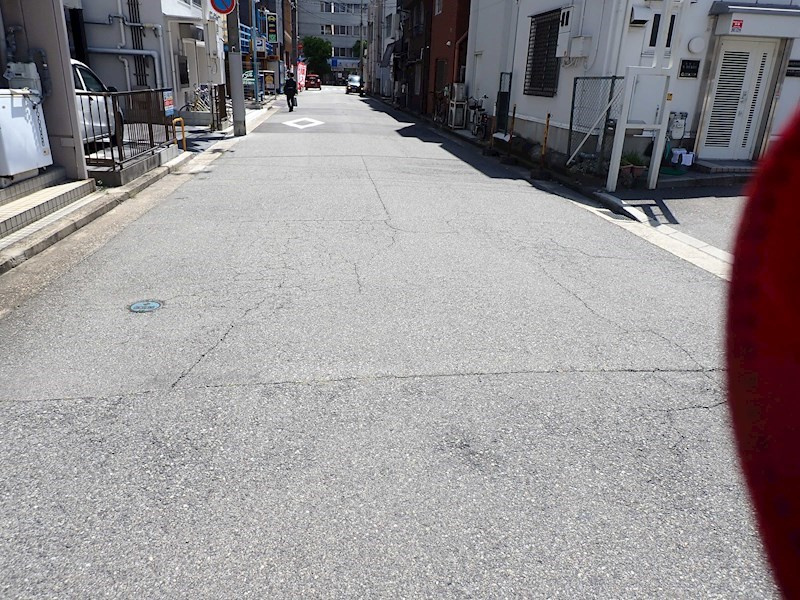 ストーンビルの外観|北側の道路