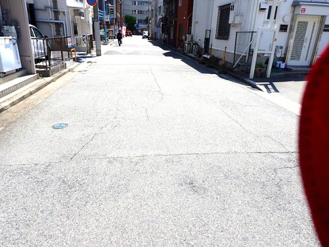 ストーンビルの外観|北側の道路