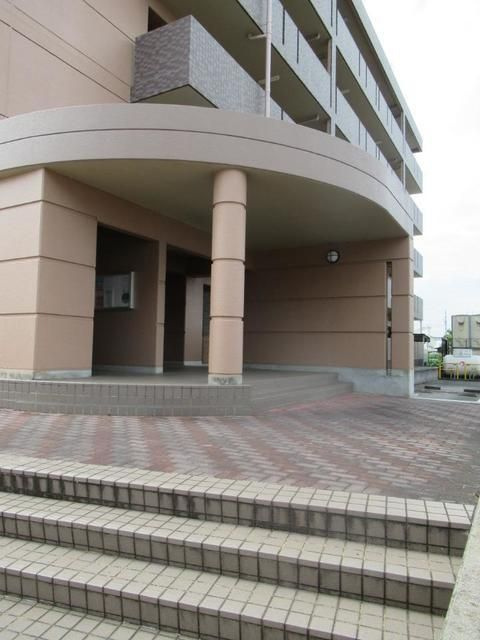 シャンヒルズ・アヴニール　　　刈谷市の賃貸はクラスホーム刈谷店のエントランス