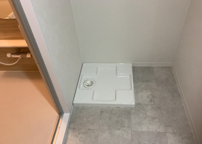 【ランドリースペース】 | サンヴェール橋本ツインタワー | ランドリースペースも気になります。洗濯機置場があり「洗う、干す、取り込む、アイロンがけ、たたむ」など、洗濯に関する家事をするための空間です。広さや収納など付帯設備も含めて、詳細は現地でご確認ください。