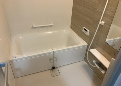 【浴室】 | サンヴェール橋本ツインタワー | 入浴時の快適さも大事なことですが、綺麗な状態を維持できなければ気持ちよく入浴できません。毎日の掃除が楽という点は大事なポイントになります！カビが生えにくく掃除がしやすい、壁や浴槽を選ぶといいでしょう。