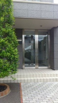 ドルチェ原弐番館のエントランス