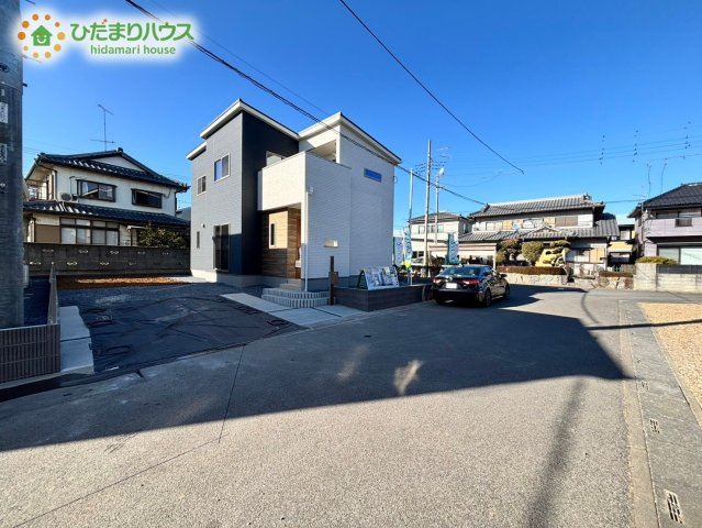 深谷市岡　第10期　新築一戸建て　ワイウッドコート　09の前面道路含む現地写真