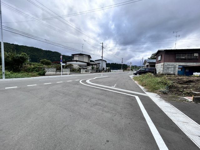 三戸郡三戸町大字梅内字権現林の前面道路含む現地写真