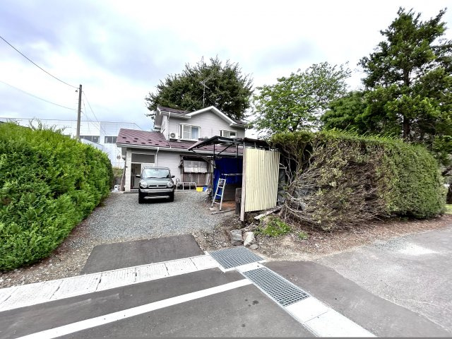 三戸郡三戸町大字梅内字権現林の駐車場